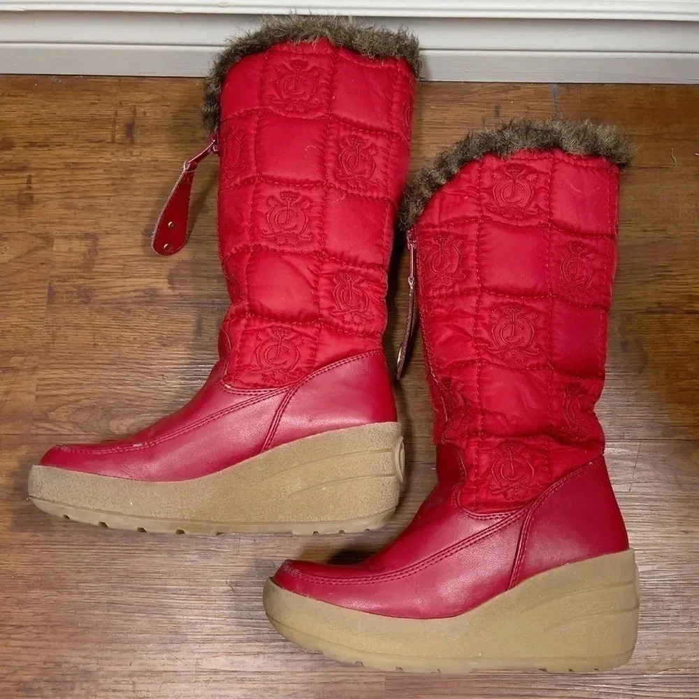 JUICY COUTURE | QUILTED  FAUX FUR SNOWFLURRY LINING WINTER WEDGE BOOTS - Picture 12 of 15